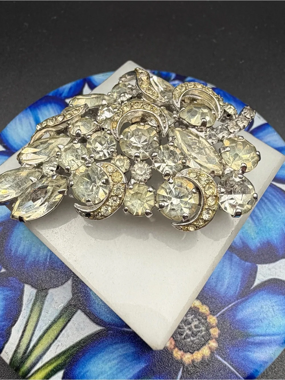 Kramer Vintage Rhinestone Brooch #812 Appx 2.5”